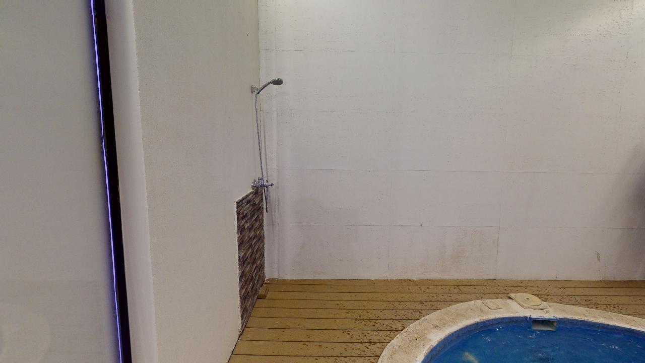 Elegant Chalet with Comfortable and Simple Furniture | 1291 Shower
