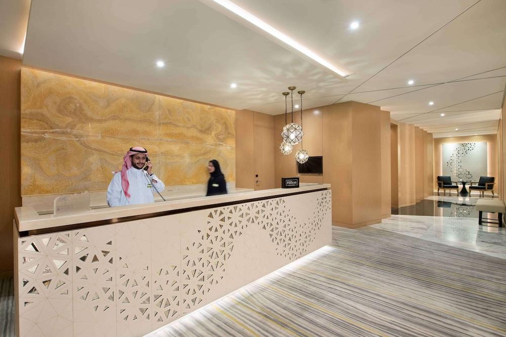 Hilton Garden Inn Al Khobar - Lobby