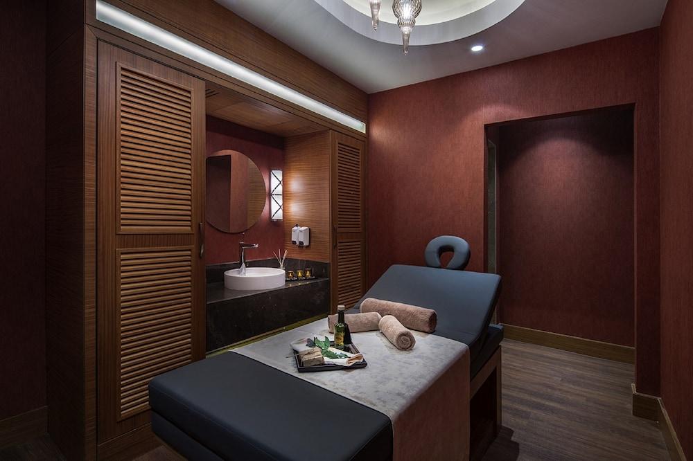DoubleTree by Hilton Istanbul Topkapi - Treatment Room